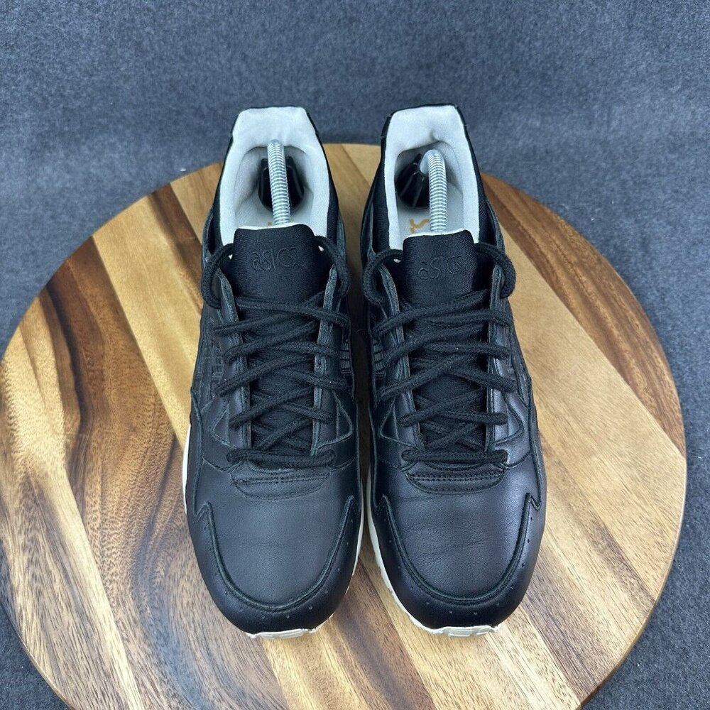 KITH GRAND OPENING ASICS
BLACK AND WHITE - Picture 5 of 11